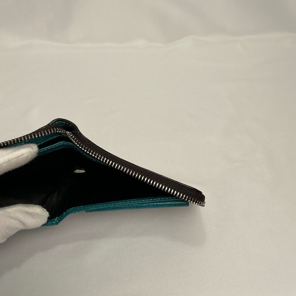 Gucci Coated Canvas Zip Silver Teal Wallet - Picture 10 of 13